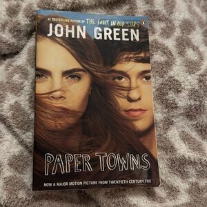 FWP 🦈 paper towns book